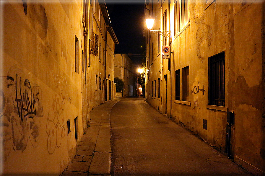 foto Bassano del Grappa di notte